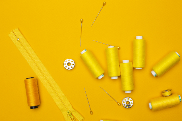 黄色の糸